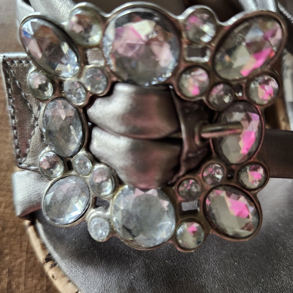 Yellow Box Silver/Pewter Sandals - Picture 4 of 7